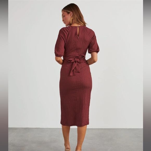 ✨VICI ‘Let It Breathe’ Cutout Knit Midi Dress in Brown✨ - Picture 4 of 6